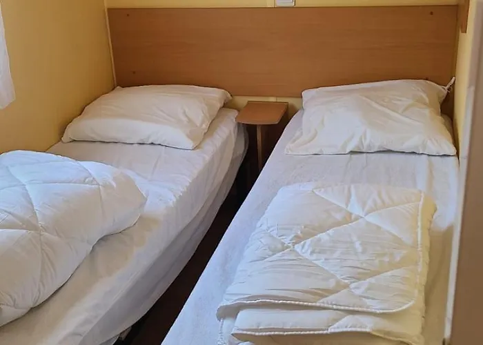 Mobil 4 Pers Camping *