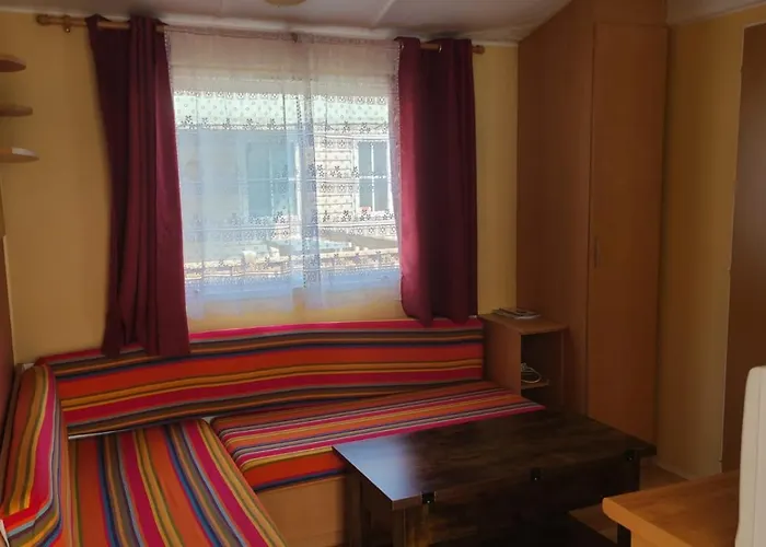 Mobil 4 Pers Camping *